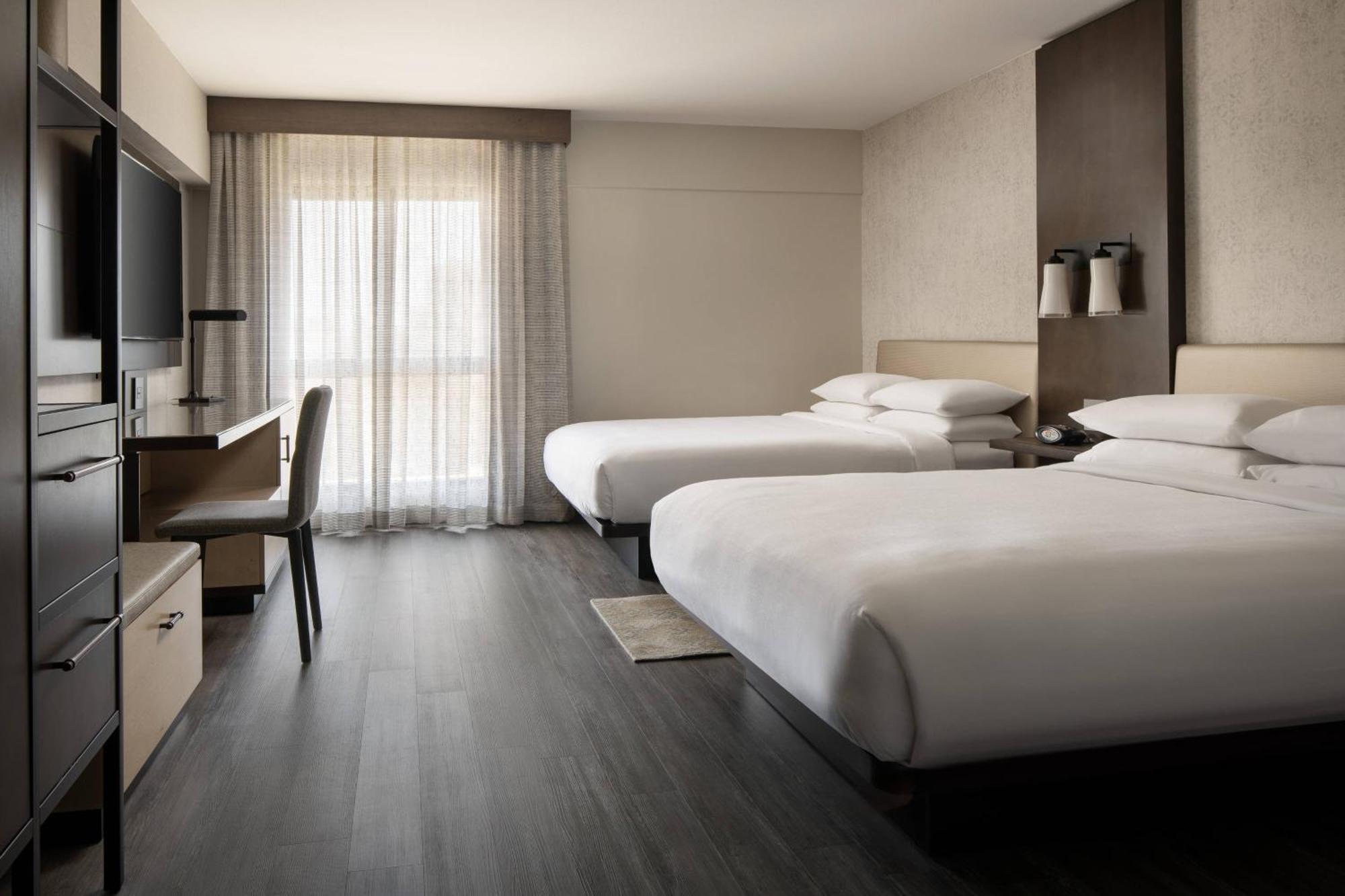 Marriott Riverside At The Convention Center Екстериор снимка
